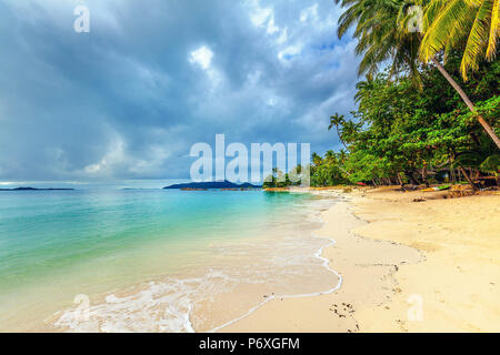 Tropische Hua Thanon Beach auf Koh Samui in Thailand. Stockfoto