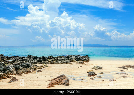 Schöne Bamboo Island in der Provinz Krabi in Thailand. Stockfoto