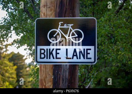 Radweg Zeichen in der Innenstadt Stockfoto