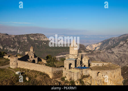 Armenien, Ararat Provinz, Tatev, Tatev Kloster, Kirche von poghos und Petros (Peter und Paul) und kleinere Kirche von surp Grigor Stockfoto