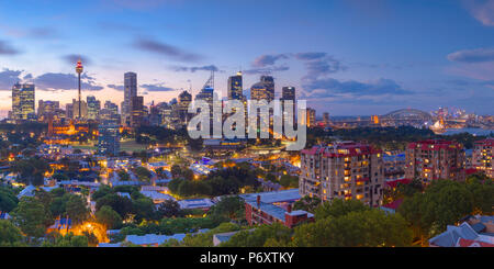 Blick auf die Skyline bei Sonnenuntergang, Sydney, New South Wales, Australien Stockfoto