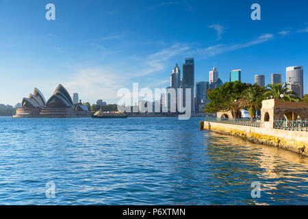 Das Opernhaus von Sydney und die Skyline der Stadt, Sydney, New South Wales, Australien Stockfoto