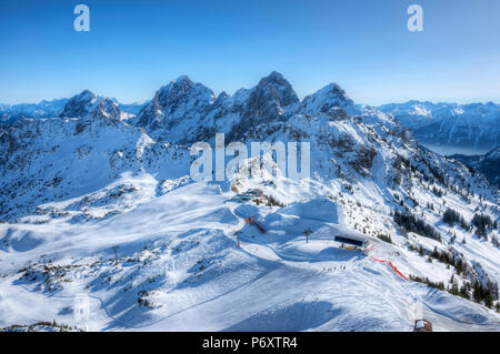 Blick auf FÃ¼ssener JÃ¶chl, Gehrenspitze, Kellenspitze, Gimpel und Rote FlÃ¼h, Tannheimer Tal, Allgäu, Tirol, Österreich Stockfoto