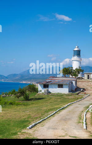 Kuba, Santiago de Cuba, Santiago de Cuba, Leuchtturm am Castillo de San Pedro de la Roca del Morro (Castillo del Morro) Stockfoto