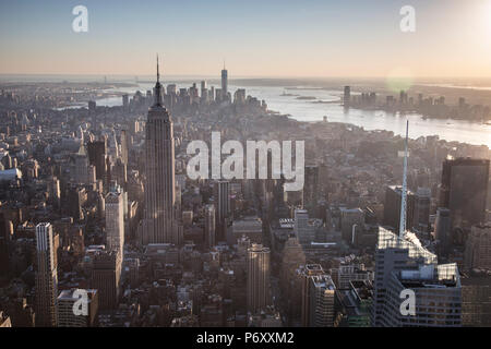 Luftaufnahme über Midtown Manhattan, New York City, USA Stockfoto