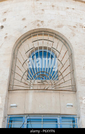 Israel, Jerusalem - 24 Juni 2018: ehemaliges Rathaus von Jerusalem während des britischen Mandats, Safra Square Stockfoto