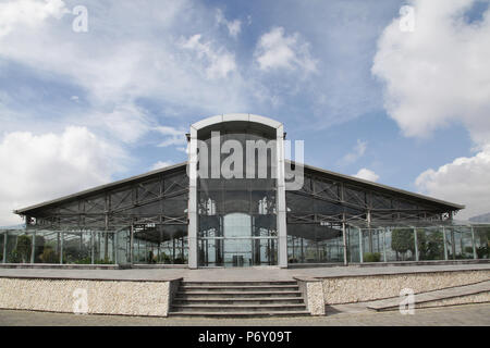 Die Itchimbía Park und kulturelle Zentrum auf dem Gipfel des Hügels. Itchimbia Quito Ecuador Stockfoto