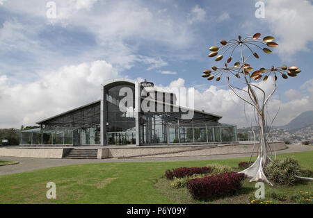 Die Itchimbía Park und kulturelle Zentrum auf dem Gipfel des Hügels. Itchimbia Quito Ecuador Stockfoto