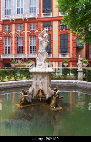 Palazzo Bianco Gärten mit Palazzo Rosso im Hintergrund, Genua, Ligurien, Italien, Europa, UNESCO-Welterbe Stockfoto