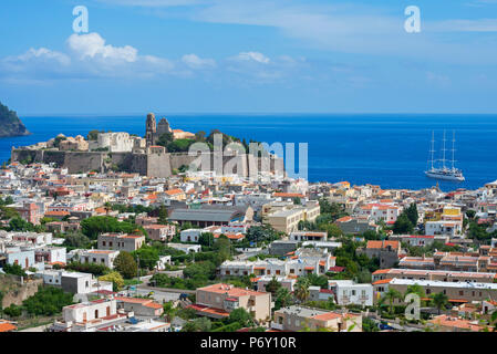 Lipari Stadt, Insel Lipari, äolische Inseln, UNESCO World Heritage Site, Sizilien, Italien, Mittelmeer, Europa Stockfoto