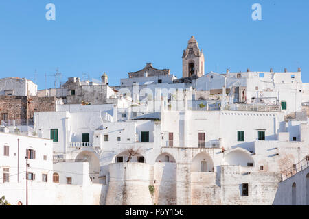 Ostuni (die weiße Stadt genannt), Itriatal, Apulien, Italien Stockfoto