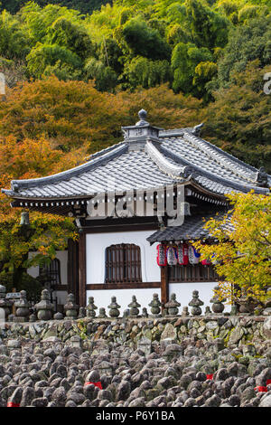 Japan, Kyoto, Arashiyama, adashino Nenbutsu-Ji Tempel, - Buddhistische Statuen, die die Toten Stockfoto