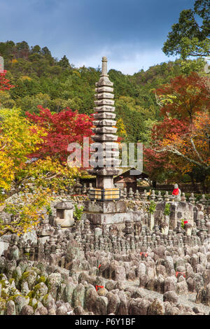 Japan, Kyoto, Arashiyama, adashino Nenbutsu-Ji Tempel, - Buddhistische Statuen, die die Toten Stockfoto