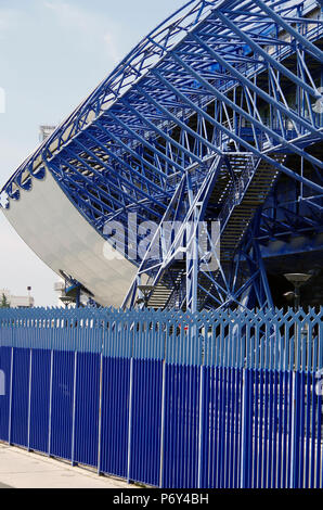 Le Grand Bleu, Hotel de Département Bouches de Rhone, Marseille, Frankreich, Sitz der lokalen govt, massive Farbe dunkelblau High-Tech-Gebäude Stockfoto