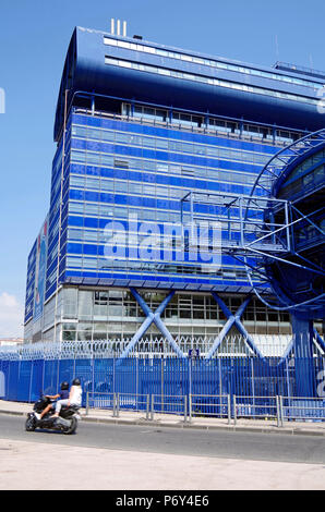 E Höhe und Ratssaal, Le Grand Bleu, Hotel de Département Bouches de Rhone, Marseille, Frankreich, massive Farbe dunkelblau High-Tech-Gebäude Stockfoto