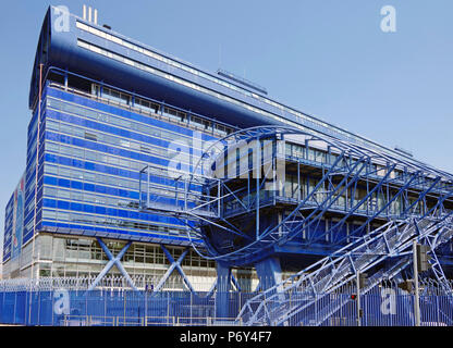 Le Grand Bleu, Hotel de Département Bouches de Rhone, Marseille, Frankreich, Sitz der lokalen govt, massive Farbe dunkelblau High-Tech-Gebäude Stockfoto