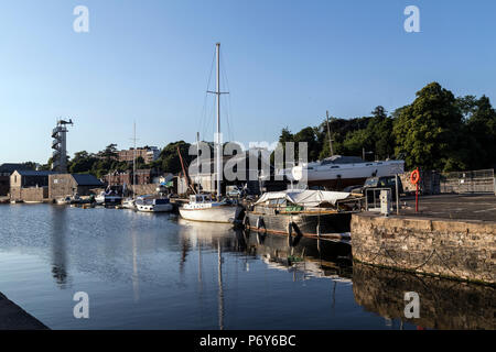 Exeter Canal, der Exeter Ship Canal eröffnet für die Schifffahrt in 1566 war der erste Kanal in Großbritannien seit der Römerzeit gebaut werden., Pfund lock, Fluss.Exe Stockfoto