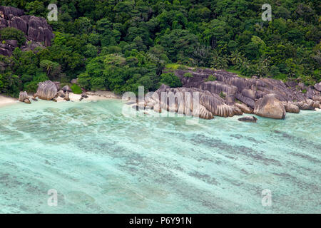 Luftaufnahme von der Anse Source D'Argent auf La Digue, Seychellen im Indischen Ozean. Stockfoto