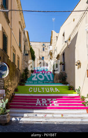 NOTO, Italien - 19 AUGUST 2017: Besondere Treppe in Noto, Sizilien lackiert Stockfoto