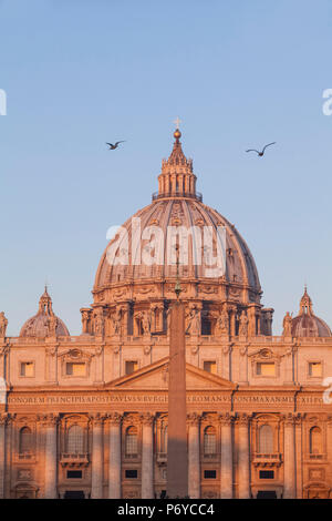 Italien, Latium, Rom, Petersplatz, Petersdom Stockfoto