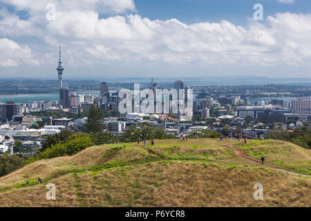 Neuseeland, Nordinsel, Auckland, erhöhten Skyline vom Mt. Eden Vulkan Kegel