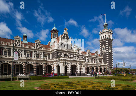 Neuseeland, Südinsel, Otago, Dunedin, Dunedin Railway Station, erbaut 1906, außen Stockfoto
