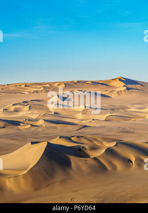 Sanddünen der Wüste in der Nähe von Ica Huacachina, Sunrise, ICA-Region, Peru Stockfoto