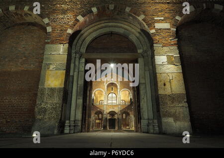 Äußere Basilika Sant'Ambrogio in Mailand, Italien Stockfoto