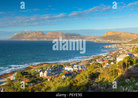 Anzeigen von Kalk Bay und Cape Peninsula, Cape Town, Western Cape, Südafrika Stockfoto