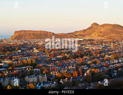 Großbritannien, Schottland, Lothian, Edinburgh, die Skyline der Stadt gesehen vom Blackford Hill. Stockfoto