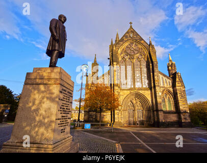 Großbritannien, Schottland, Lowlands, Glasgow, Blick auf die Kathedrale von Saint Mungo. Stockfoto