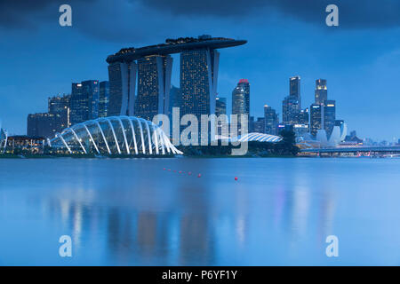 Marina Bay Sands Hotel und die Gärten an der Bucht, Singapur Stockfoto