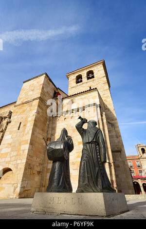 Die Merlu ist der Name, der die beiden Zeichen, die an alle Brüder, die bei der Prozession der heiligen Woche (Semana Santa) sammeln. Zamora Castilla y Leon. Spanien Stockfoto