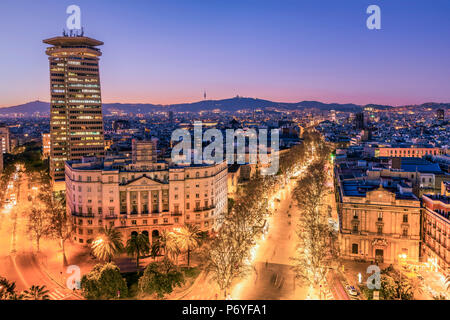 Die Skyline der Stadt und der Rambla Fußgängerzone, Barcelona, Katalonien, Spanien Stockfoto