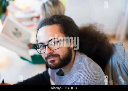Porträt Lächeln, zuversichtlich, Geschäftsmann Stockfoto