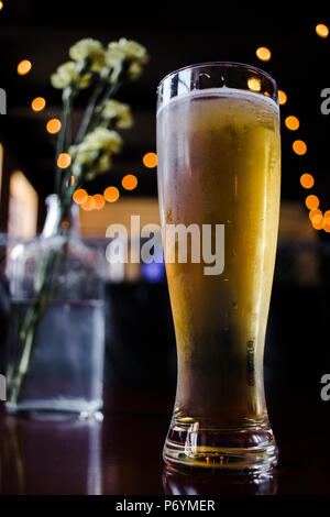 Ein Handwerk gebraute Pilsner an eine kleine Brauerei in Kolumbien, Pennsylvania Stockfoto