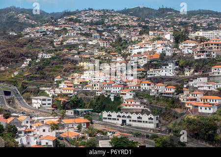 Blick von der Seilbahn Teleferico in Funchal auf Madeira Stockfoto