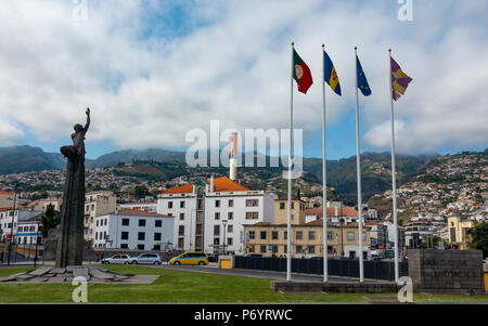 Praca da Autonomia in Funchal, Madeira, Wieder aufgebaut nach den Überschwemmungen im Jahr 2010 Stockfoto