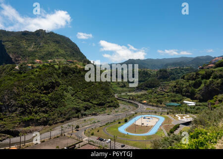 Mit Blick auf Faial von Kran Aussichtspunkt an der Nordküste Madeiras Stockfoto