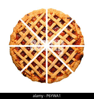 Topview geschnittene Hausgemachte ganze strawberry jam tart isoliert auf weißem Stockfoto