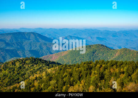USA, North Carolina, Jackson County. Blue Ridge Mountains von Bear Ridge Lücke, Blue Ridge Parkway. Stockfoto