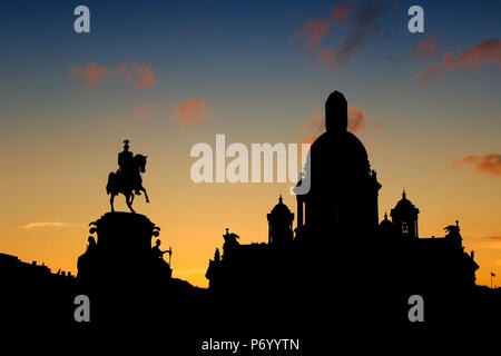 Silhouette der bronzene Reiterdenkmal für Nicholas I und St. Isaak-Kathedrale St. Petersburg Russland Stockfoto