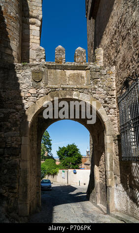 Puerta de Santaigo in Trujillo, Extremadura, Spanien Stockfoto