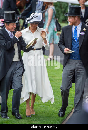 Der Herzog und die Herzogin von Sussex an den ersten Tag des Royal Ascot flach Rennen treffen Stockfoto