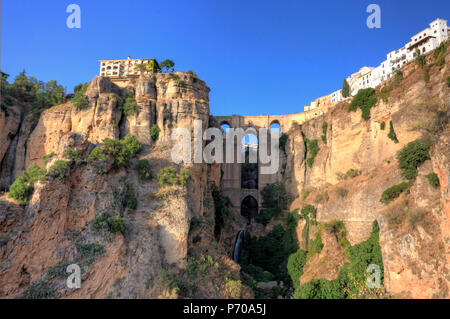 Spanien, Andalusien, Ronda, Ronda Dorf und Ponte Nuovo Brücke Stockfoto