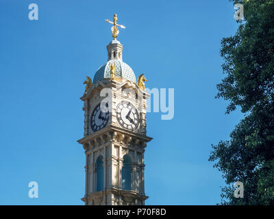 Die restaurierte Uhr in Oakwood Oakwood in der Nähe von roundhay Park Leeds West Yorkshire England Stockfoto