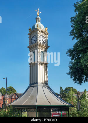 Die restaurierte Uhr in Oakwood Oakwood in der Nähe von roundhay Park Leeds West Yorkshire England Stockfoto