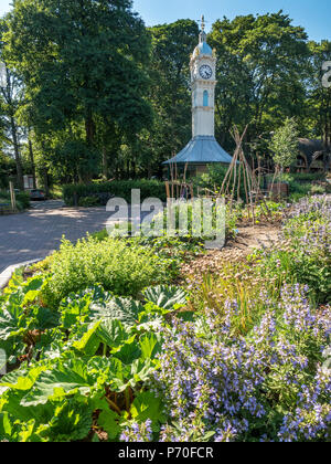 Gemeinschaft genießbare Bett durch die Uhr in Oakwood Oakwood in der Nähe von roundhay Park in Leeds West Yorkshire England Stockfoto