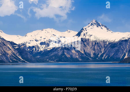 Majestätische Bergkette im Glacier Bay Nationalpark in Alaska Stockfoto