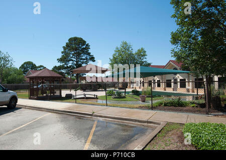 Maxwell AFB, Ala-laufenden Bauarbeiten am Spielplatz für das Kind Development Center, geb. 22. Am 9. Mai 2017. (US Air Force Stockfoto